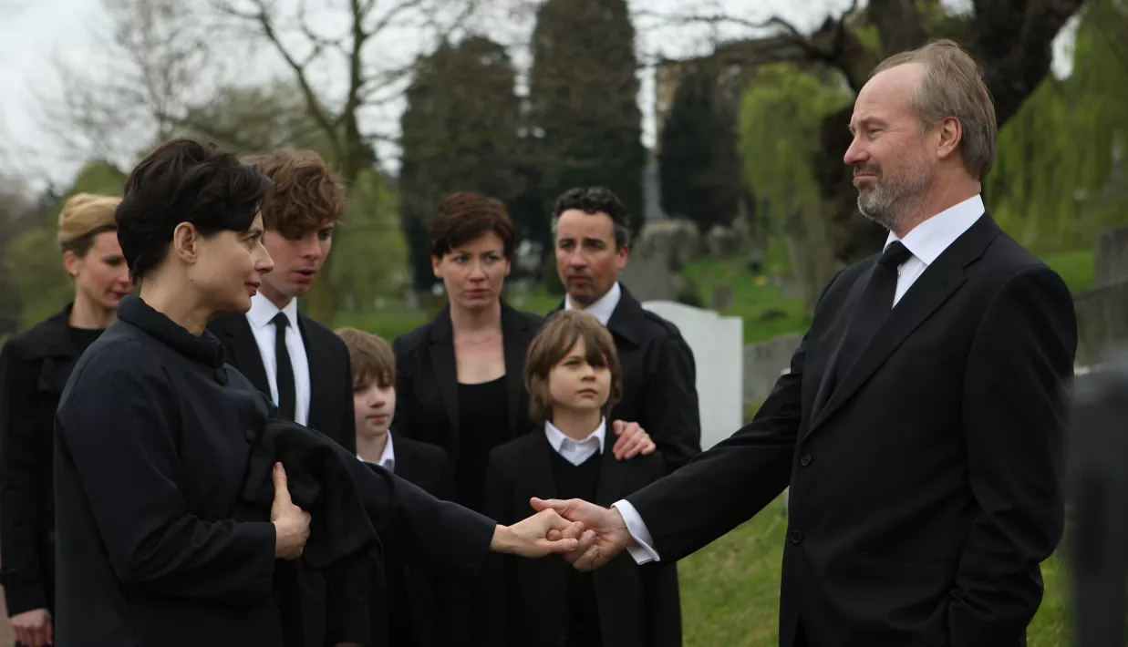 LATE BLOOMERS - Still of Isabella Rossellini William Hurt