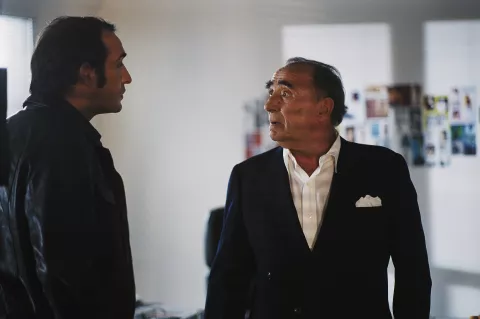 MY PARTNER'S WIFE - Still of Jean Dujardin & Claude Brasseur