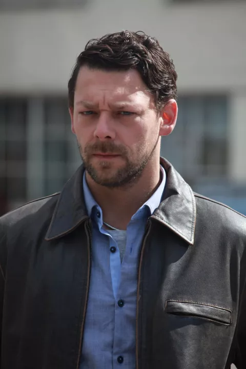 PUSHER - Still of Richard Coyle